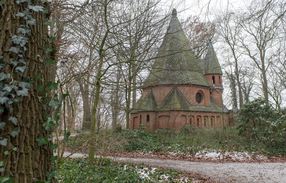 Mausoleum im Schlosspark Etelsen